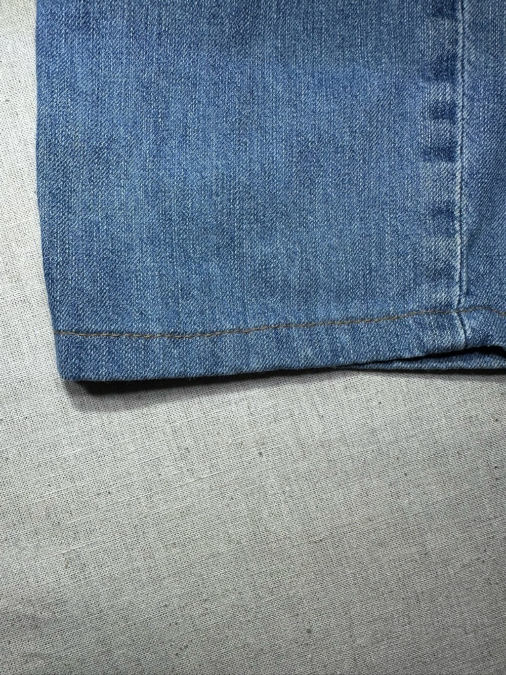 2010 Classic Men's 505 Straight-Leg Levi Jeans light wash distressed. 33” #y2k - Picture 11 of 11